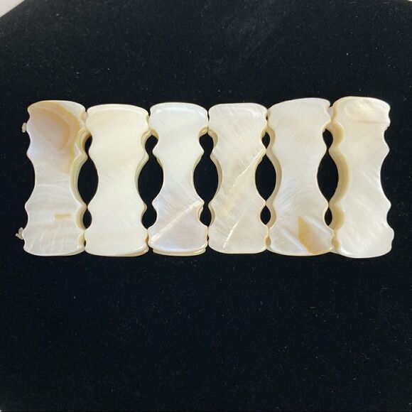 Abalone Shell Ivory Stretch Bracelet - Picture 1 of 2